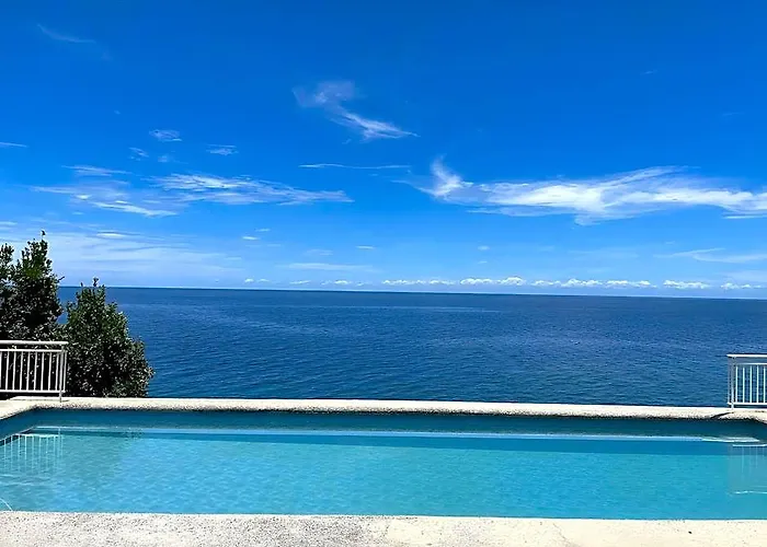 Отель Azure Camotes 4*