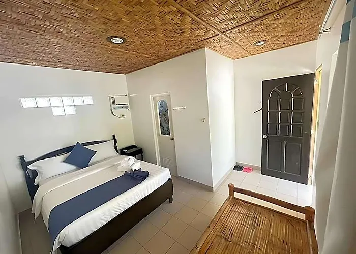 Azure Camotes Отель