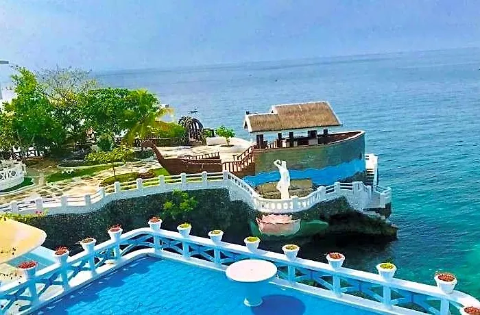 Azure Camotes Отель 4*